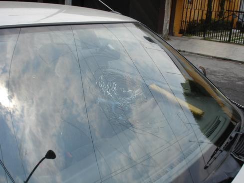Mi carro con cristalazo