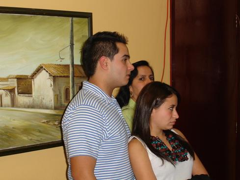 El hermano de Omar y su novia