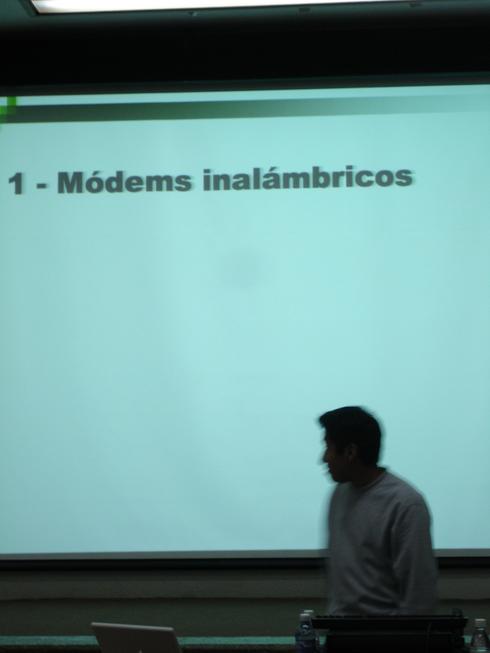 Armando exponiendo