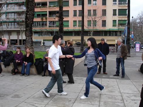 Eddie bailando swing