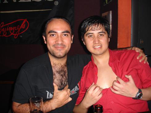 Víctor y yo enseñando el pelo en pecho