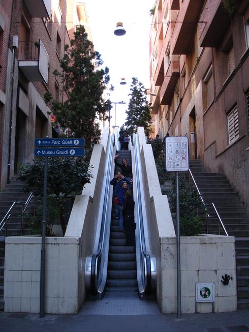 Las escaleras hacia Parc Güell