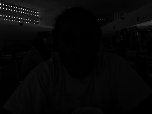 Yo en el aeropuerto, sin verme