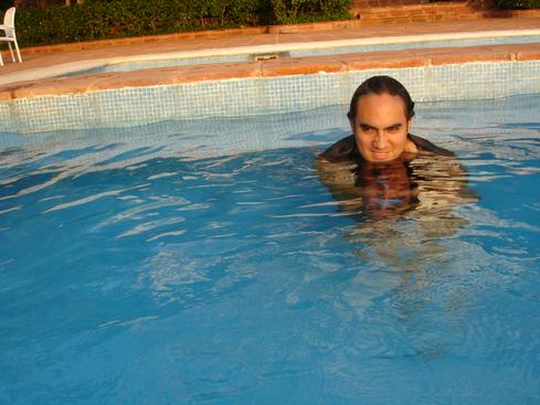 Yo en la alberca