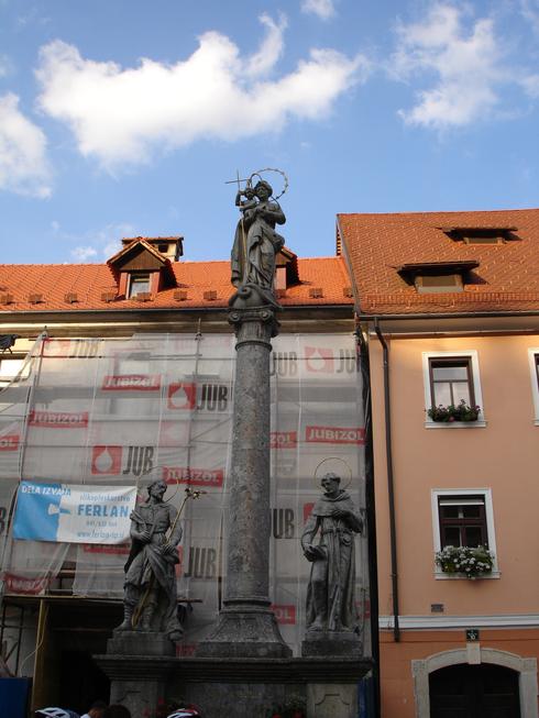 En el centro de Škofja Loka