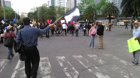 En la marcha