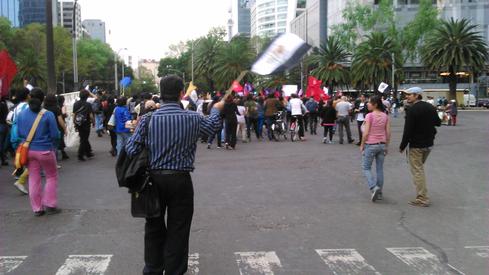 En la marcha