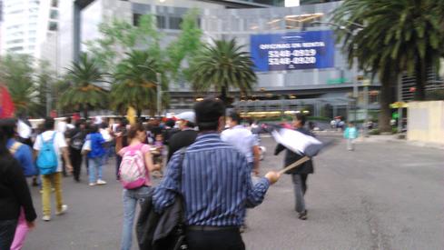 En la marcha