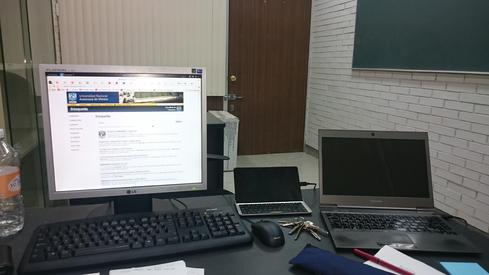 Mi espacio de trabajo en mi cubículo