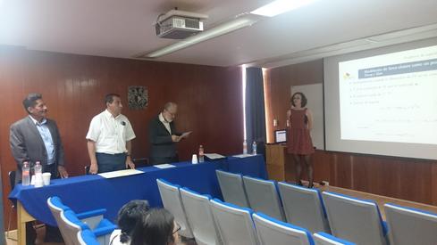 Gilberto leyendo el acta