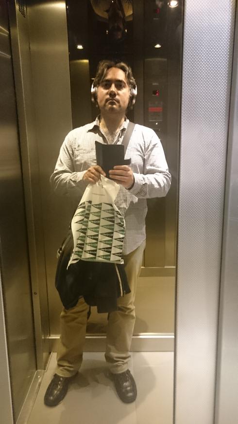 Yo en el elevador