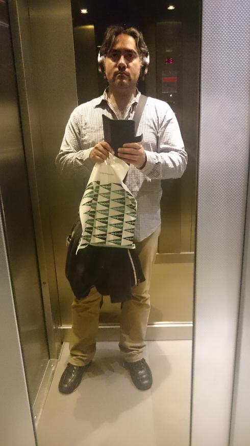Yo en el elevador