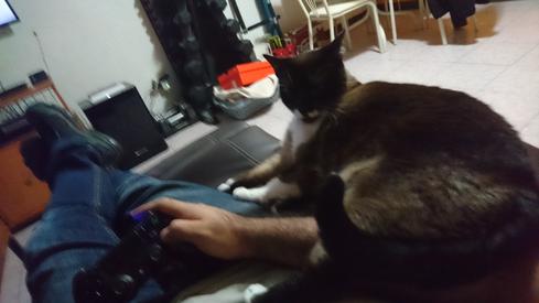 Mauricia no dejándome jugar