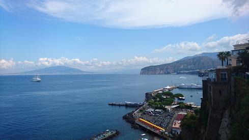 El mar y el Vesubio