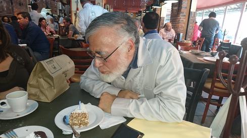 Mi papá y su pastel