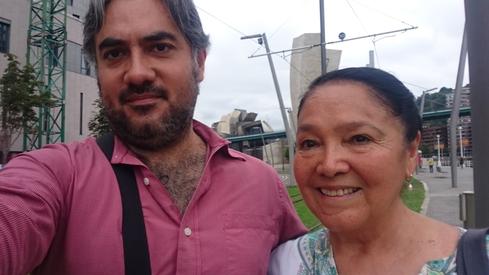 Con mi mamá en el Guggenheim