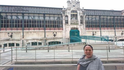 Mi mamá en el mercado