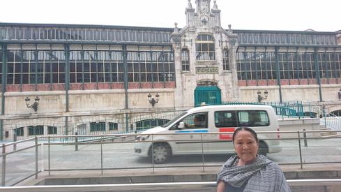 Mi mamá en el mercado