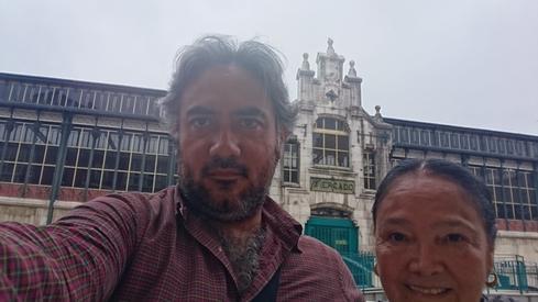 Mi mamá y yo en el mercado