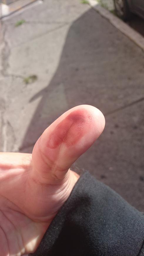 Mi dedo con tinta indeleble