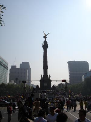 Marcha del silencio cerca del Ángel