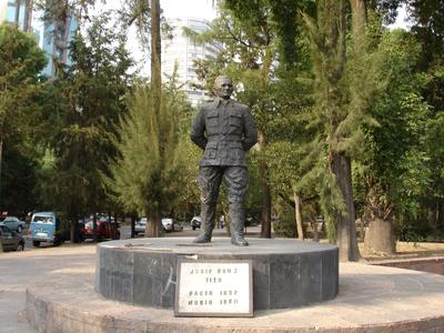 Tito en Reforma