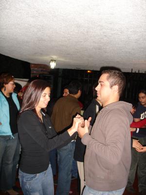 Cindy y Orel bailando