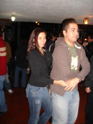 Cindy y Orel bailando