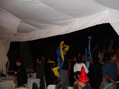 Alemán ondeando bandera del América