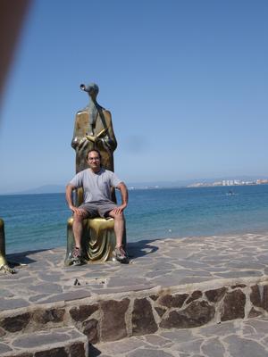 Yo en el Malecón (con dedo)