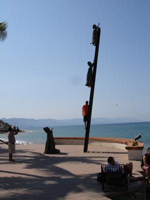 Escultura en el Malecón