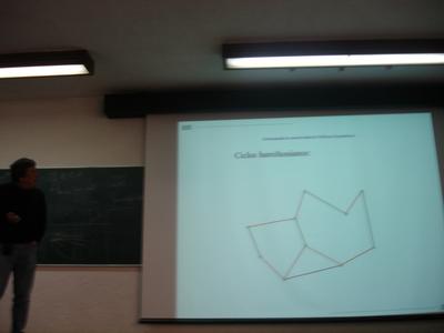Jorge exponiendo