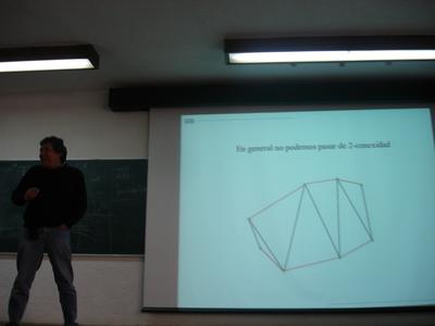 Jorge exponiendo