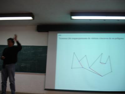 Jorge exponiendo