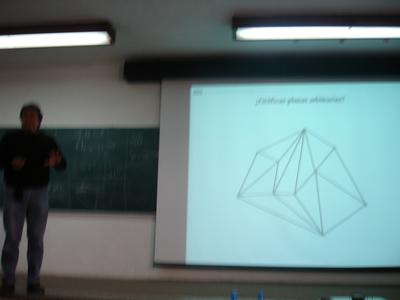 Jorge exponiendo