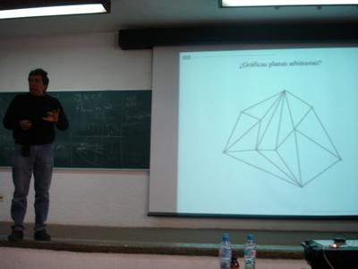 Jorge exponiendo