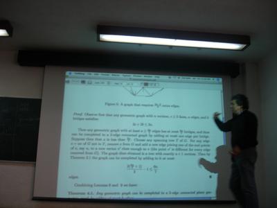 Jorge exponiendo