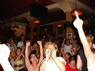 Celebrando el gol de Puyol