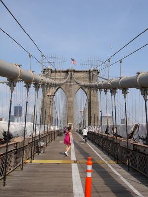 Isabel en el Puente de Brooklyn