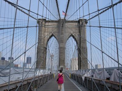 Isabel en el Puente de Brooklyn