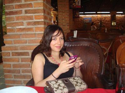 Mina en la Birriería el Chololo
