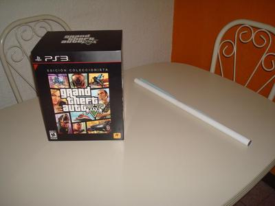 La caja y el póster