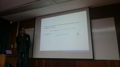 Juan exponiendo