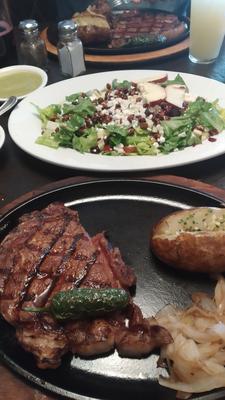 Carne y ensalada