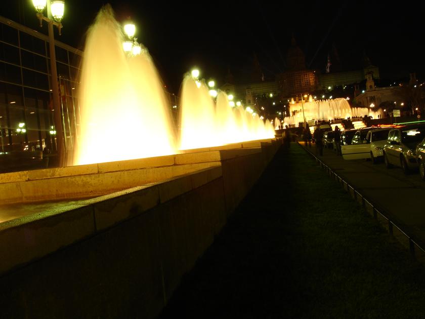 Las fuentes hacia la Font Màgica