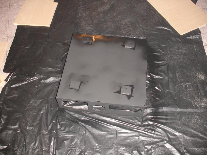 El gabinete pintado y de cabeza