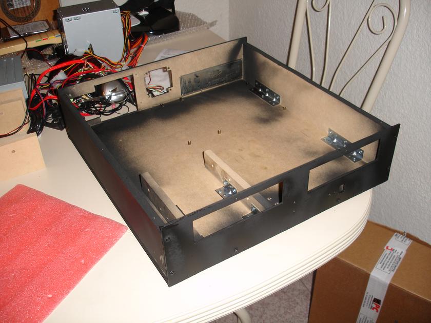 Gabinete pintado y desnudo