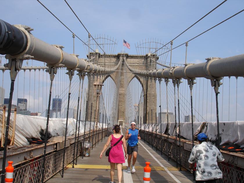 Isabel en el Puente de Brooklyn