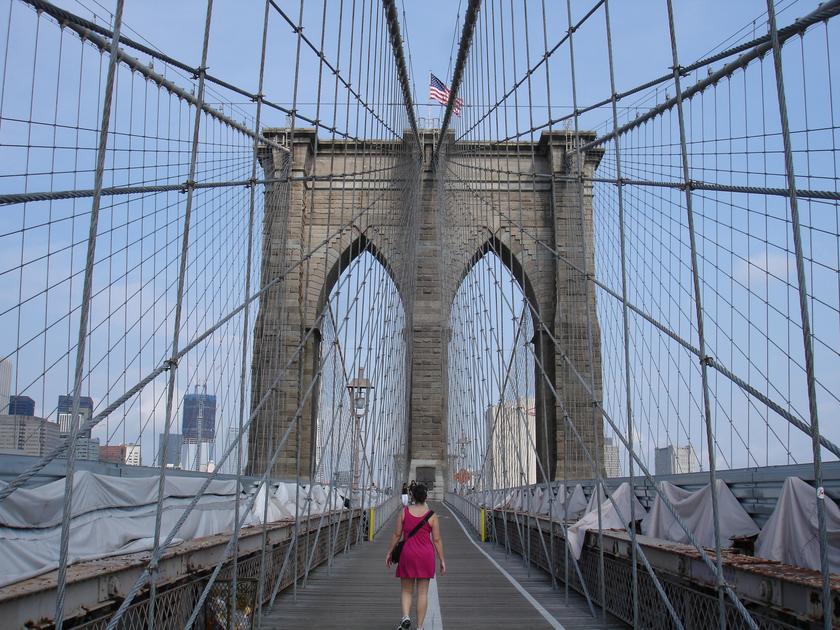 Isabel en el Puente de Brooklyn
