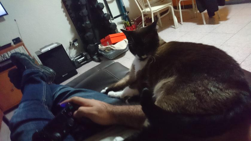 Mauricia no dejándome jugar